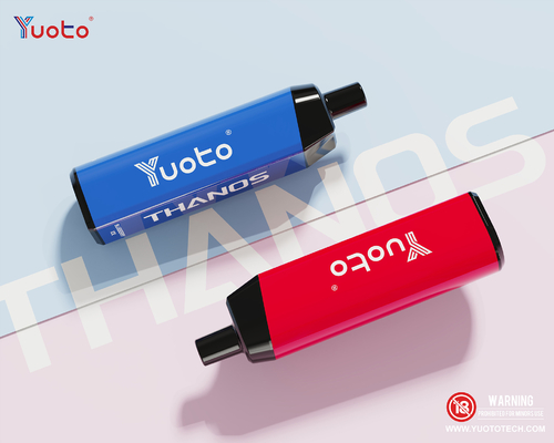 Il pacchetto arabo Yuoto Thanos 5000 soffia batteria al litio liquida 650mAh Mesh Coil Rechargeable Vape di 14ml E